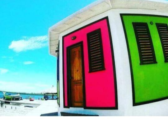 The Venue - Utila Hostel Exterior photo